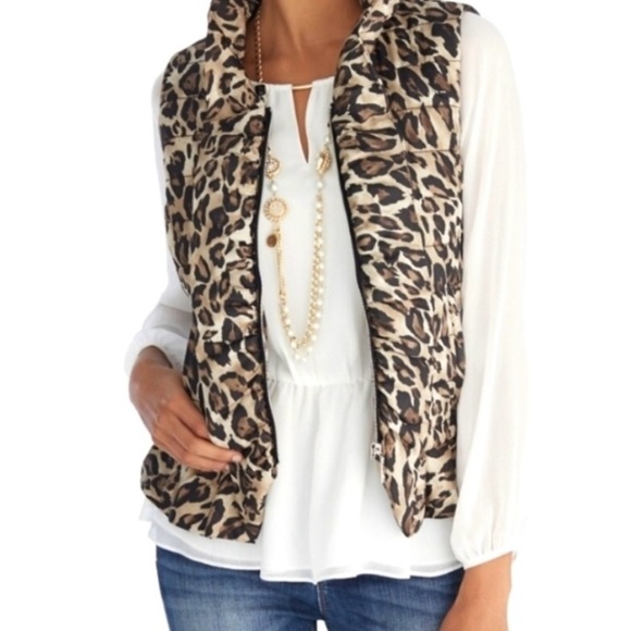 White House Black Market SIZE S TAN BROWN/BLACK ANIMAL PRINT PUFFER LADIES VEST - Picture 2 of 5